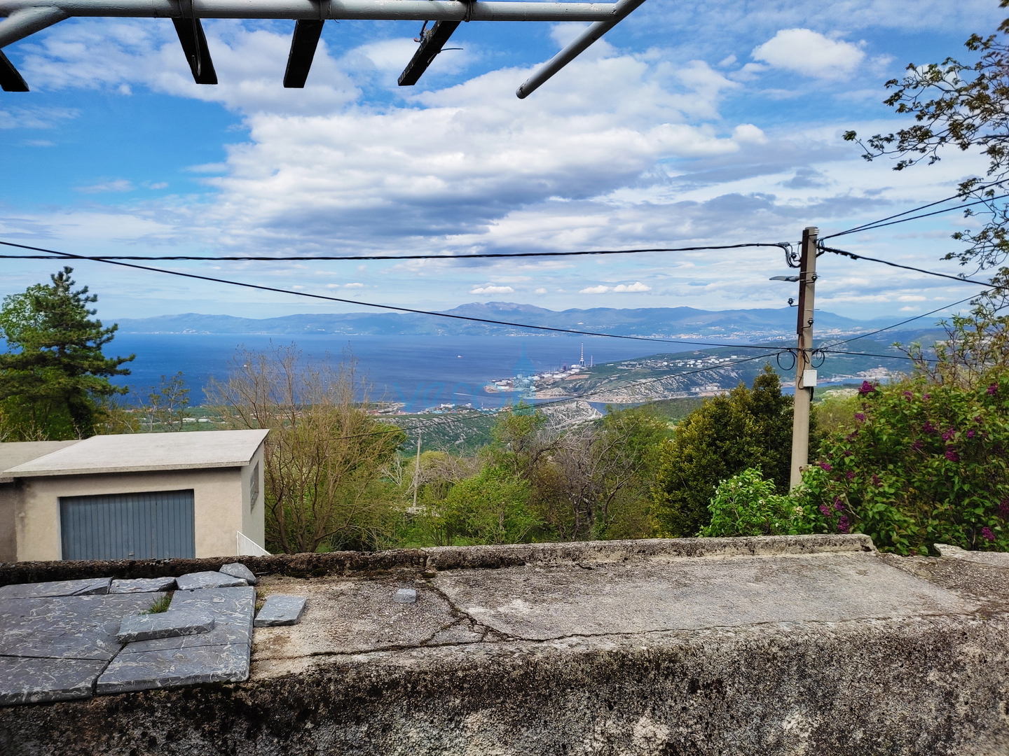 Hreljin - Haus mit schöner Aussicht, zu verkaufen