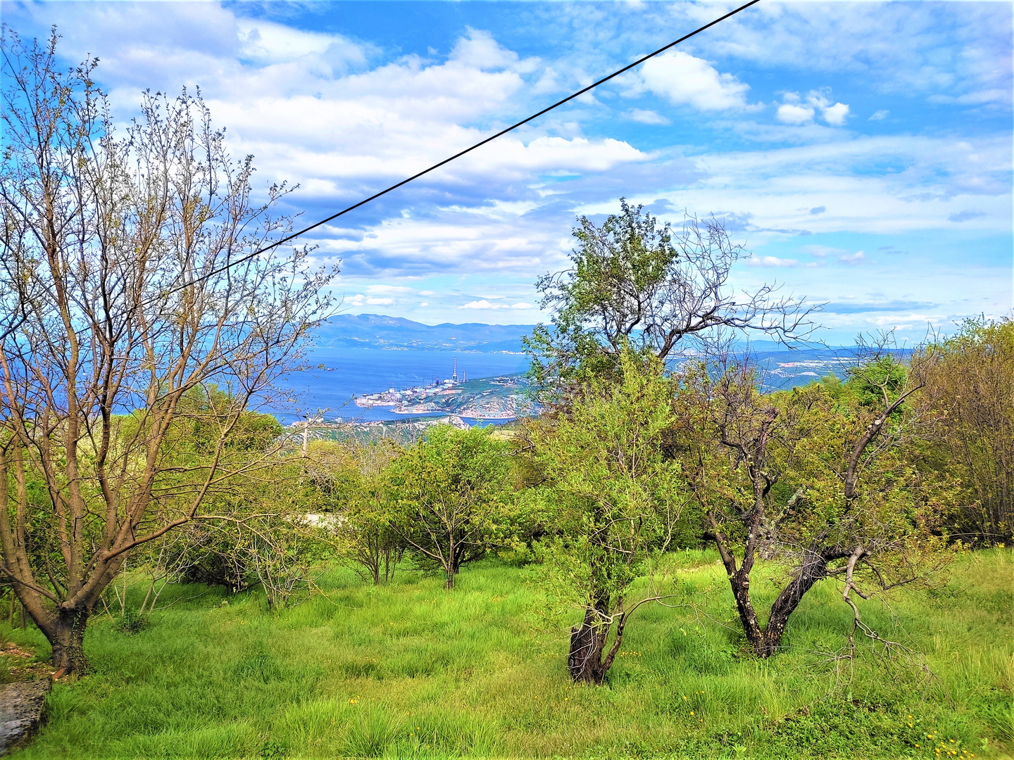 Hreljin - kuća sa prekrasnim pogledom + građevinski teren 876 m2, prodaja