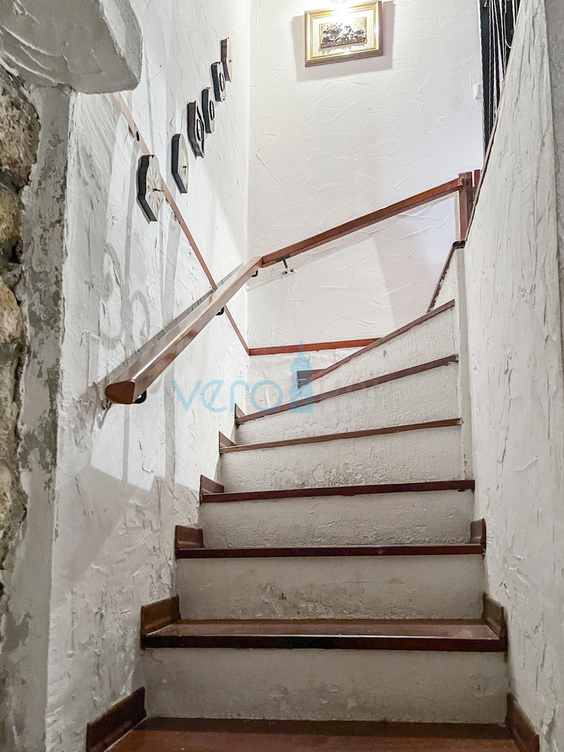 Dobrinj, otok Krk, obnovljena rustikalna kuća, 80m2, pogled, prodaja