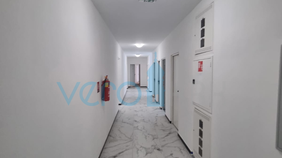 Kostrena, zona Rijeka, confortevole trilocale, vicino al mare, piano terra, in vendita