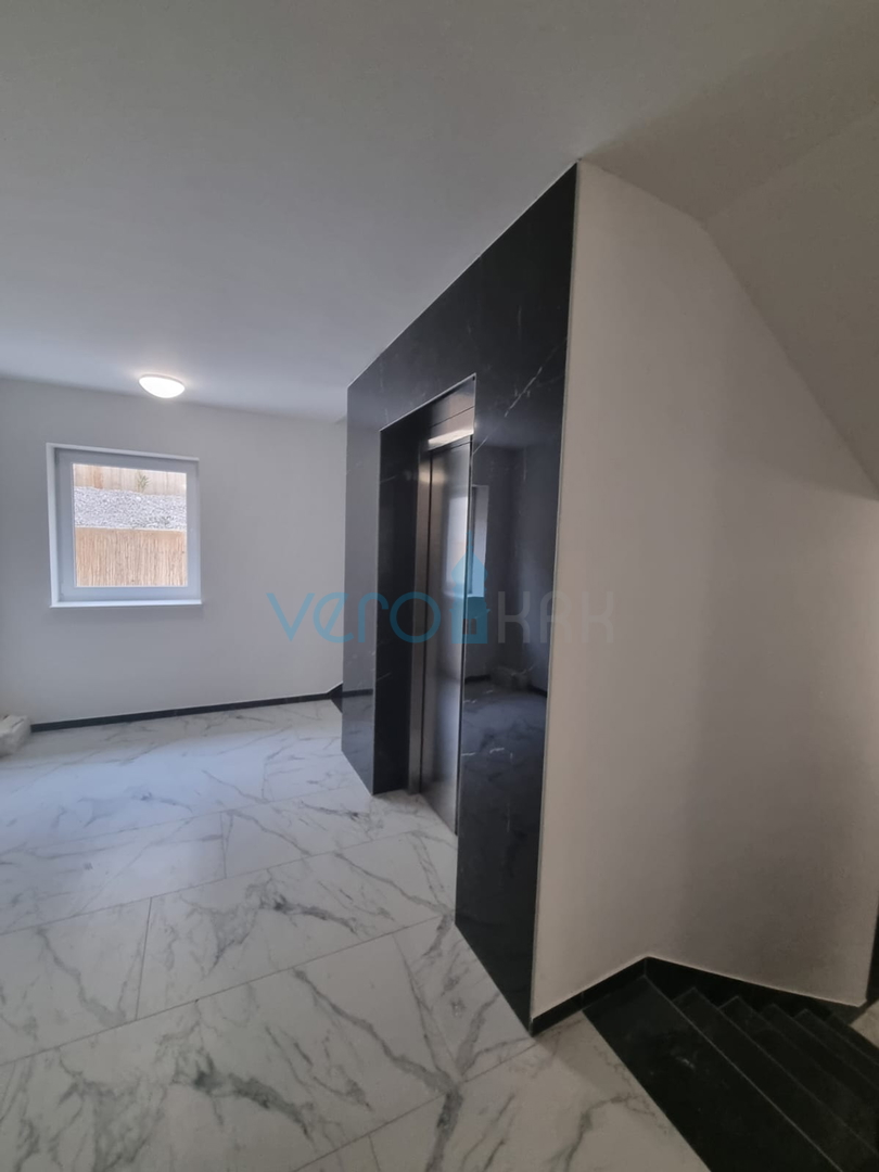 Kostrena, Rijeka area, comfortable three-room apartment, near the sea, ground floor, for sale