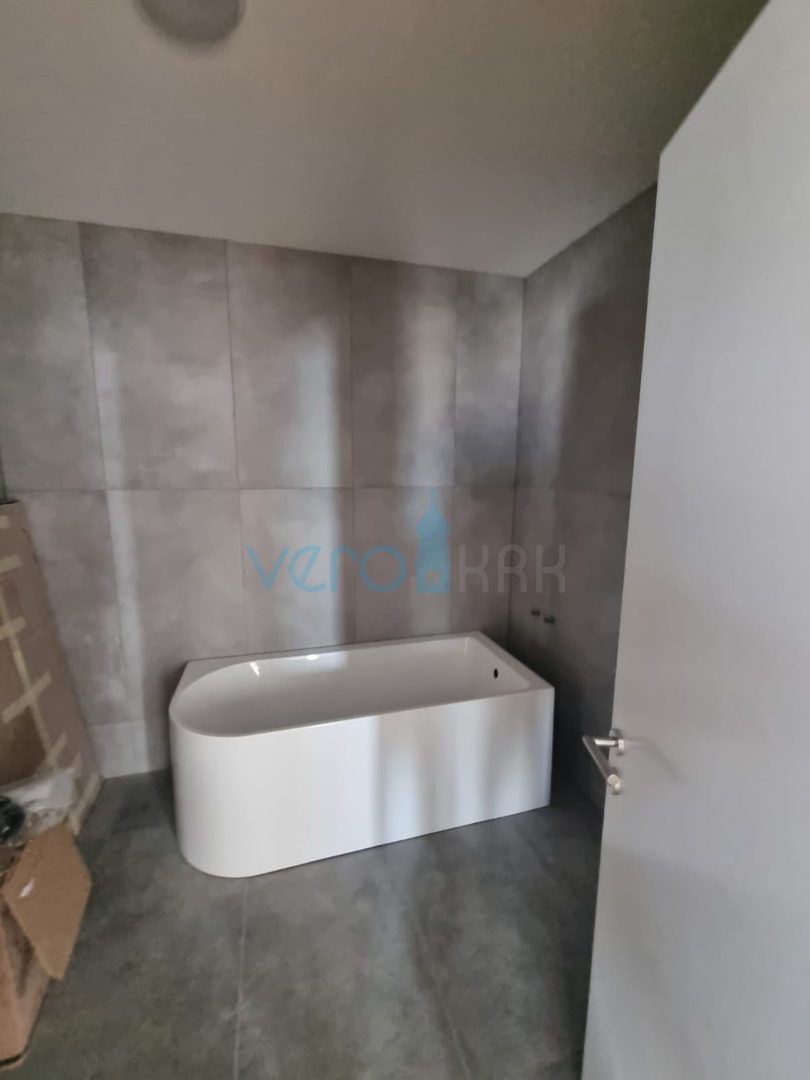 Kostrena, Rijeka area, comfortable three-room apartment, near the sea, ground floor, for sale