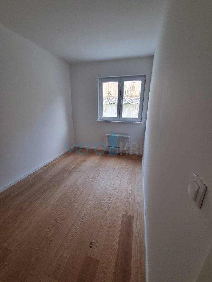 Kostrena, Rijeka area, comfortable three-room apartment, near the sea, ground floor, for sale