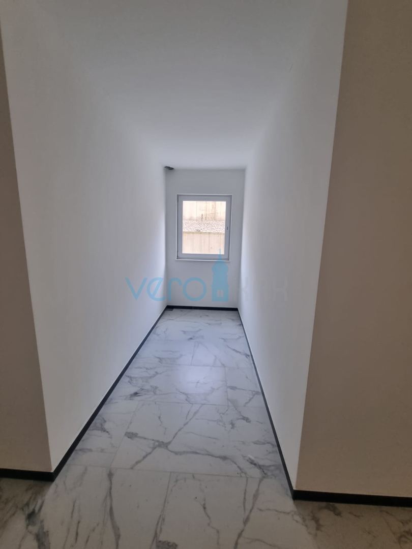 Kostrena, Rijeka area, comfortable three-room apartment, near the sea, ground floor, for sale