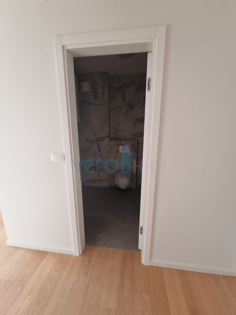 Kostrena, Rijeka area, comfortable three-room apartment, near the sea, ground floor, for sale