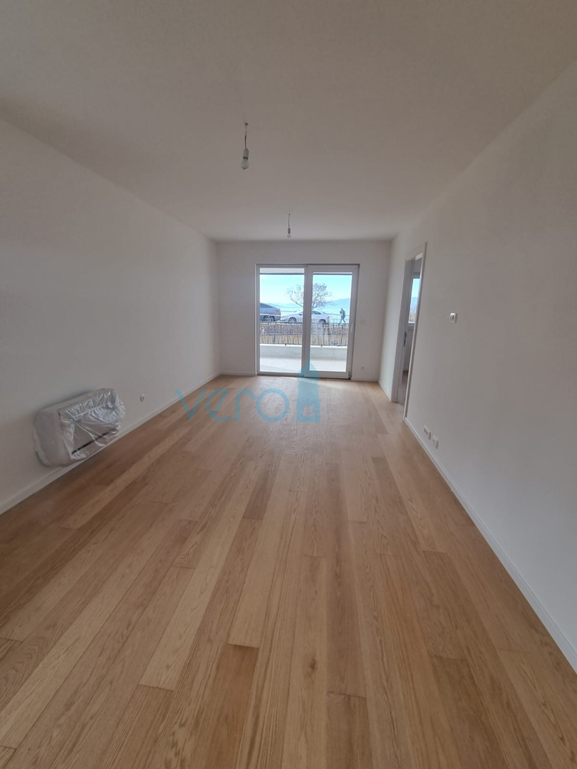 Kostrena, Rijeka area, comfortable three-room apartment, near the sea, ground floor, for sale