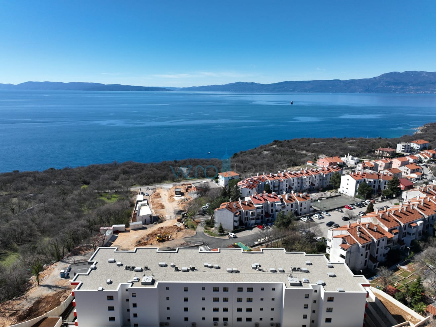 Kostrena, Rijeka area, comfortable three-room apartment, near the sea, ground floor, for sale
