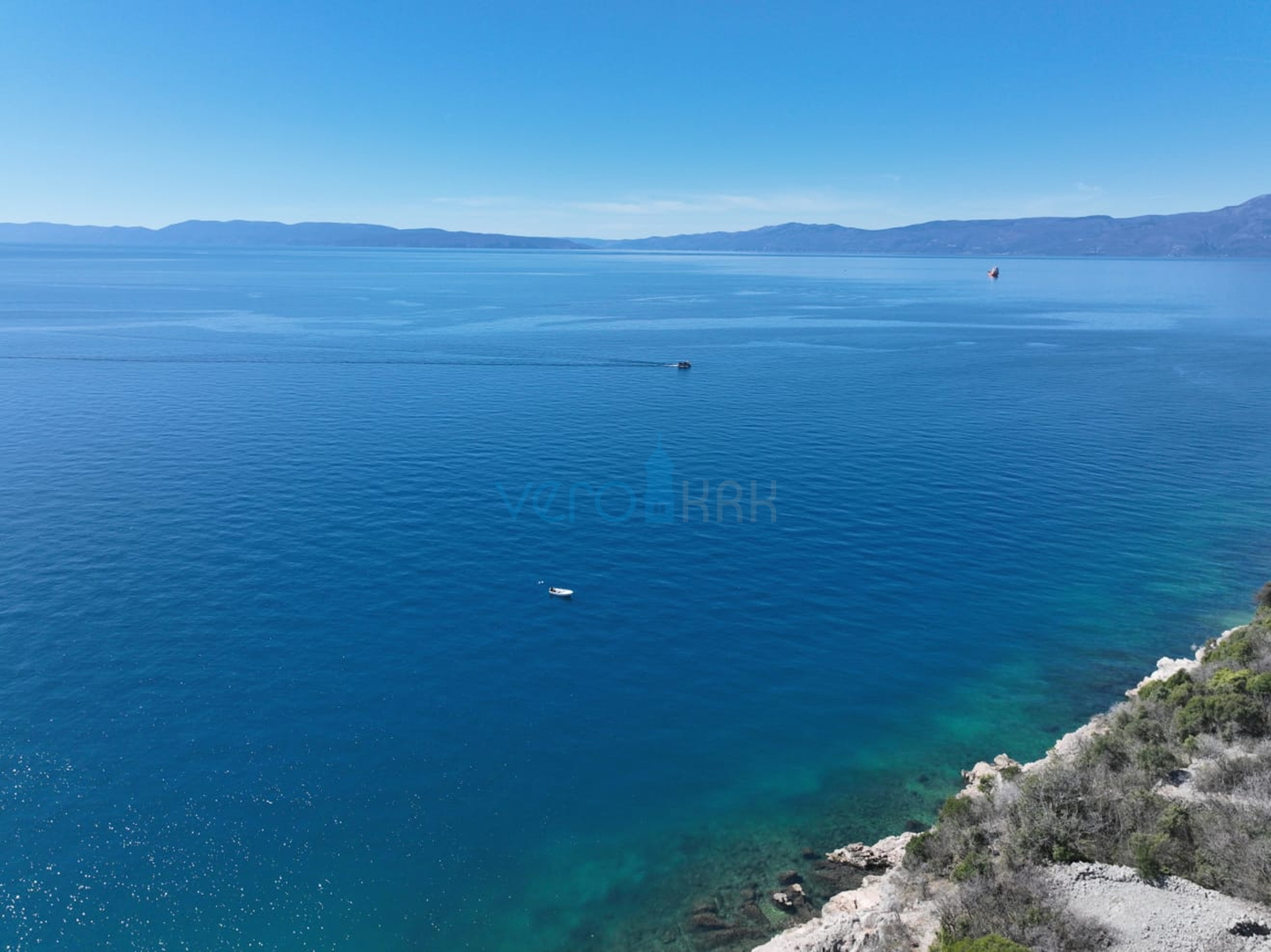 Kostrena, Rijeka area, comfortable three-room apartment, near the sea, ground floor, for sale