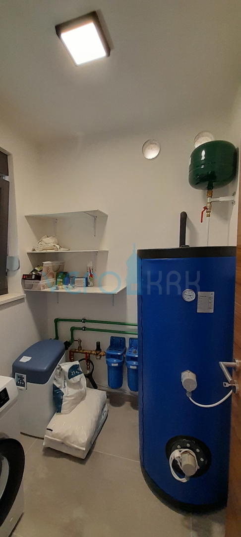 Vrbnik, okolica, dvojna kuća, novogradnja, pogled, bazen, prodaja