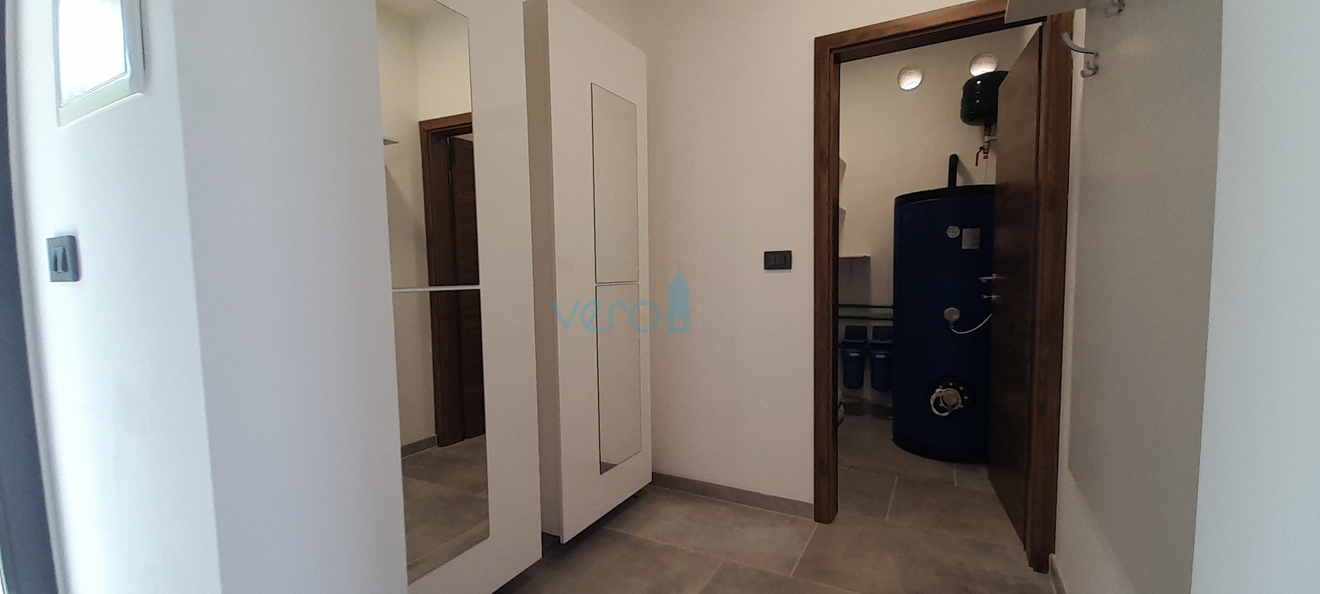 Vrbnik, okolica, dvojna kuća, novogradnja, pogled, bazen, prodaja