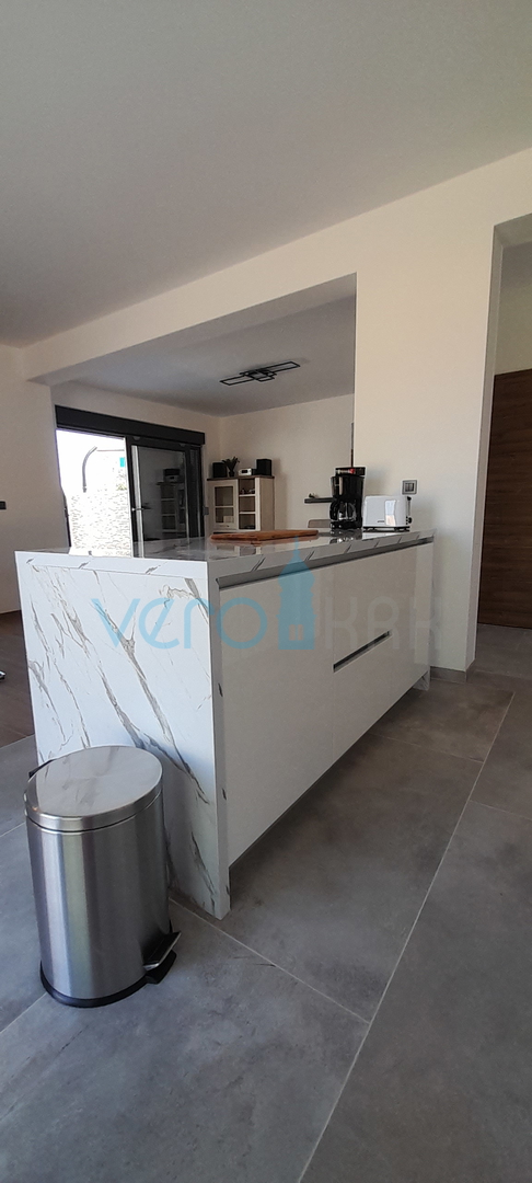 Vrbnik, okolica, dvojna kuća, novogradnja, pogled, bazen, prodaja