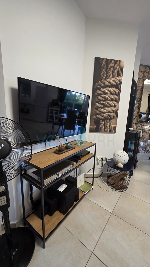 Otok Krk, Dobrinj, okolica, Renovirana kamena kuća sa bazenom, prodaja