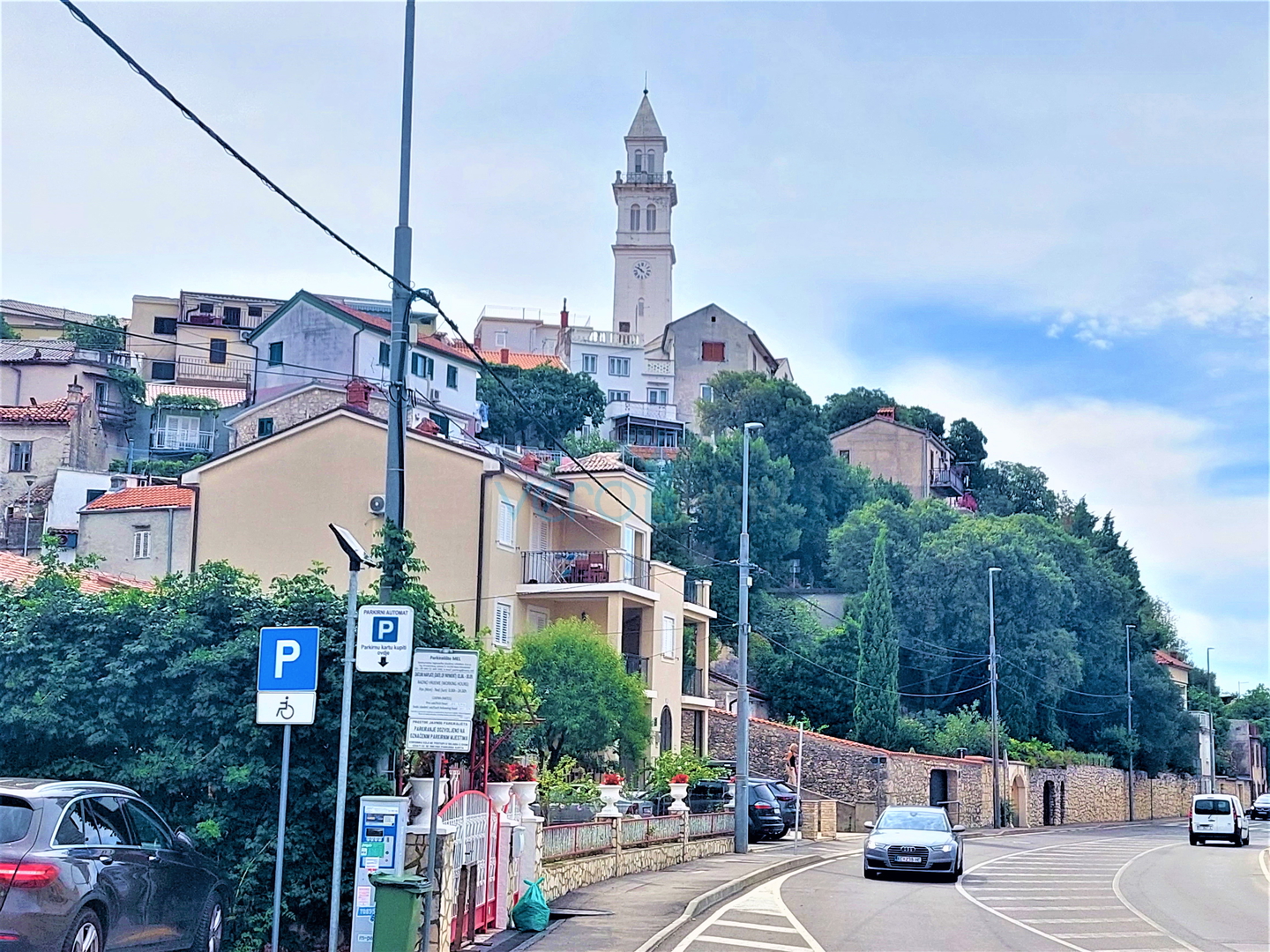 Novi Vinodolski - građevinsko zemljište 2255 m2, prodaja