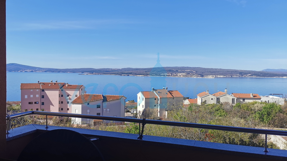 Crikvenica - novija zgrada, tri spavaće sobe, pogled, balkon, prodaja