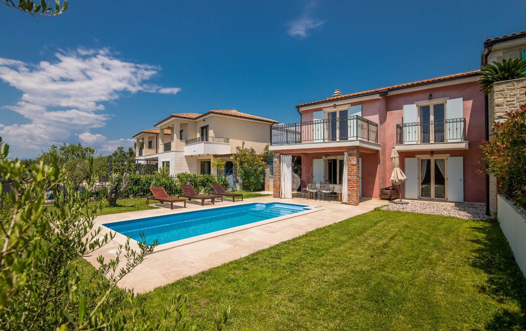 Krk, Umgebung, Doppelhaushälfte 135m2 mit Pool und Meerblick, zu verkaufen