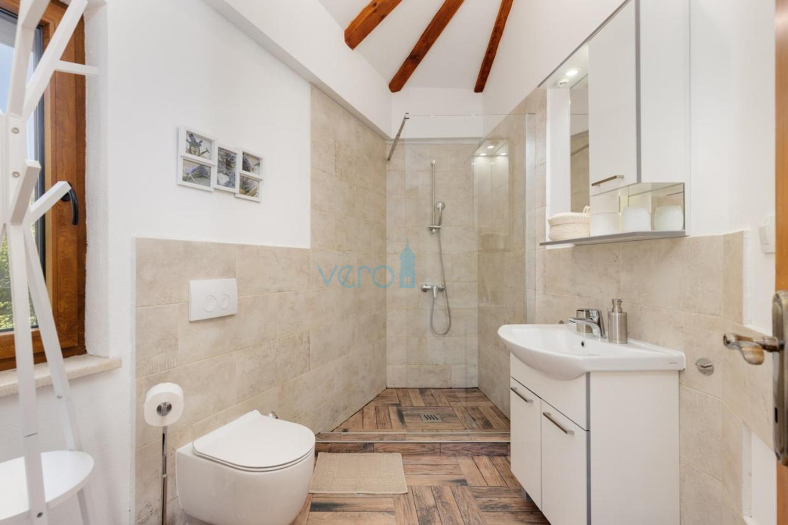 Malinska, okolica, Samostojeća kuća sa grijanim bazenom i pogledom, prodaja