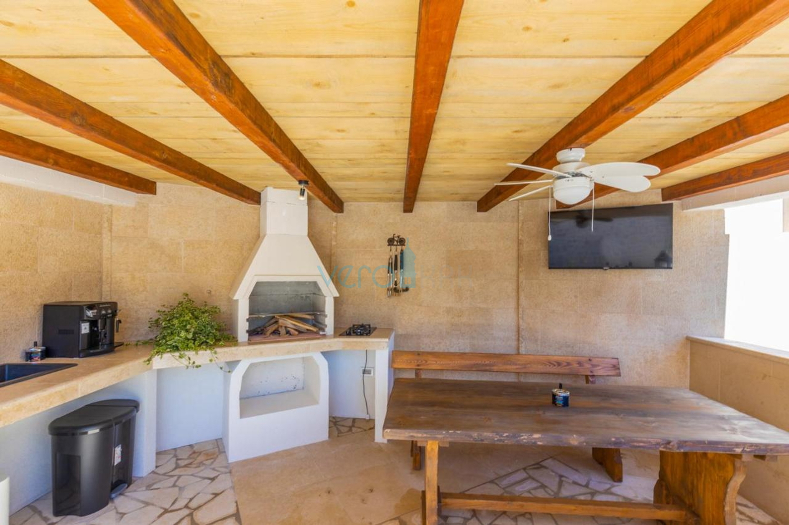 Malinska, okolica, Samostojeća kuća sa grijanim bazenom i pogledom, prodaja