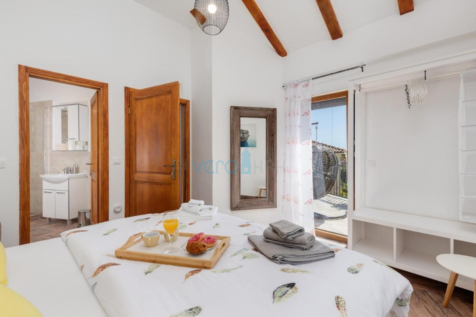 Malinska, okolica, Samostojeća kuća sa grijanim bazenom i pogledom, prodaja