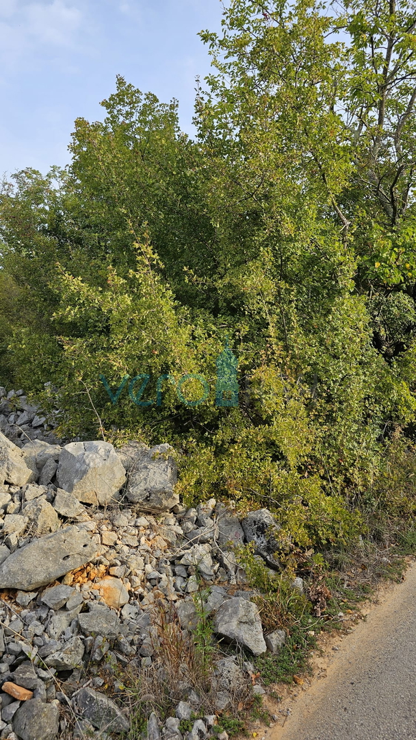 Otok Krk, Malinska, šira okolica, građevinsko zemljište 688 m2, prodaja