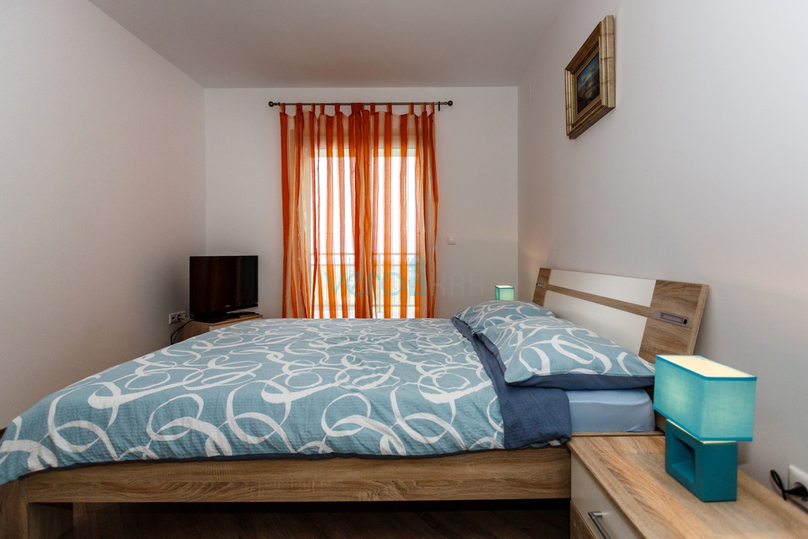 Otok Krk, Vrbnik, Veliki stan 93m2 na 1. katu s prekrasnim pogledom, prodaja