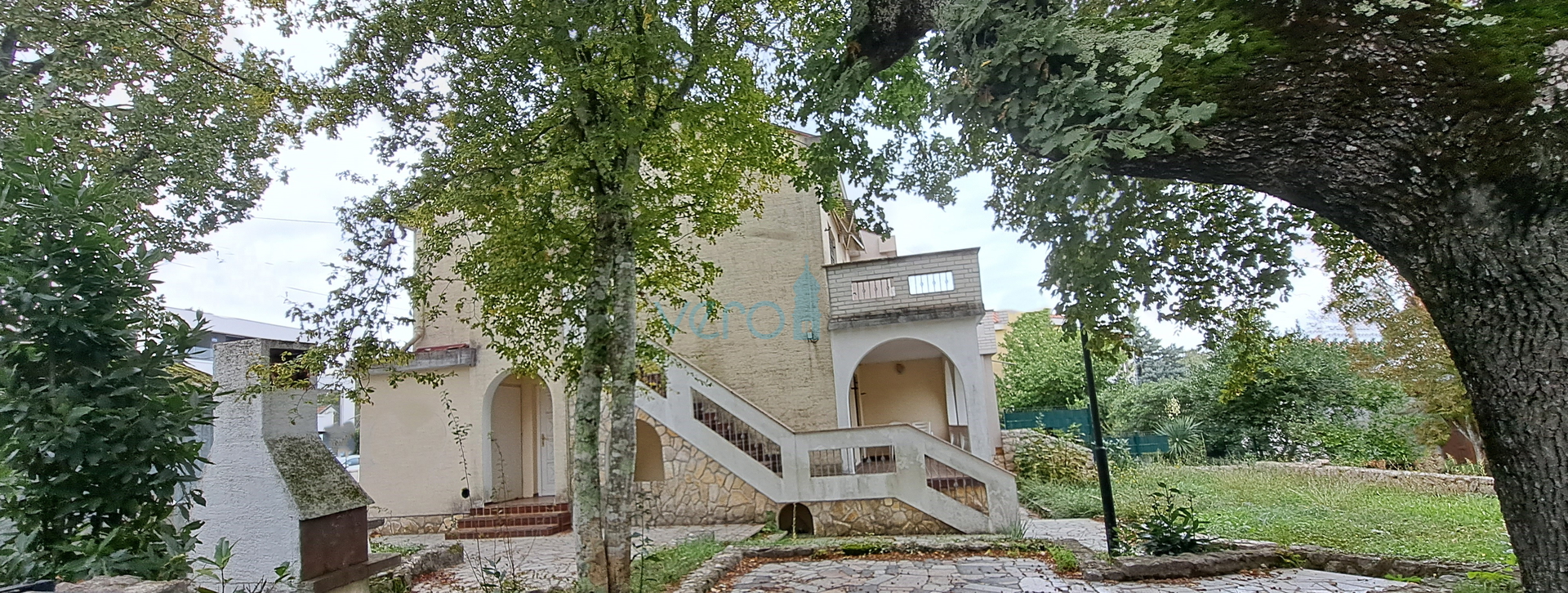 Otok Krk, Malinska, okolica, dvojna kuća sa pogledom, 250m do mora, prodaja
