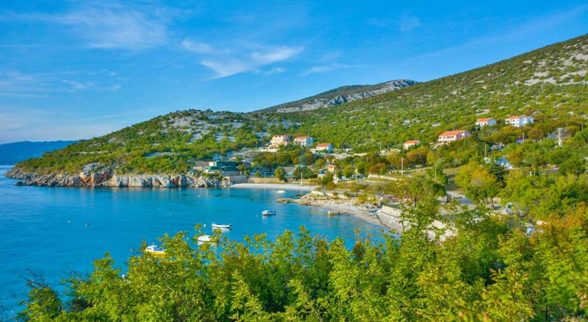 Novi Vinodolski, Sibinj, Građevinsko zemljište za kamp 6550 m2, T3 zona, 1 red do mora, prodaja