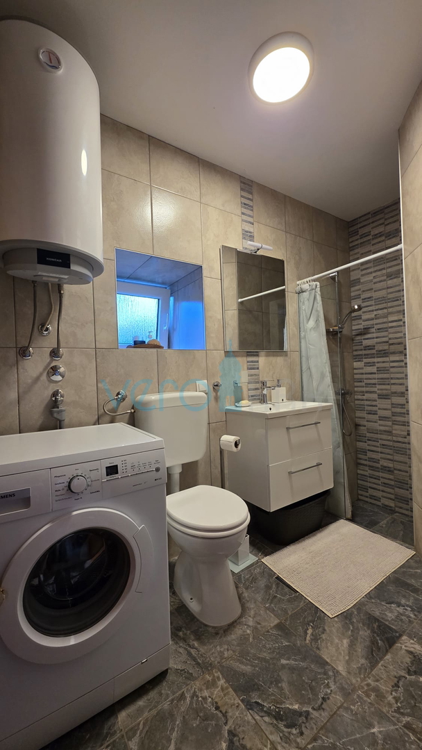 Otok Krk, Dobrinj, okolica, Renovirana kamena kuća sa bazenom, prodaja