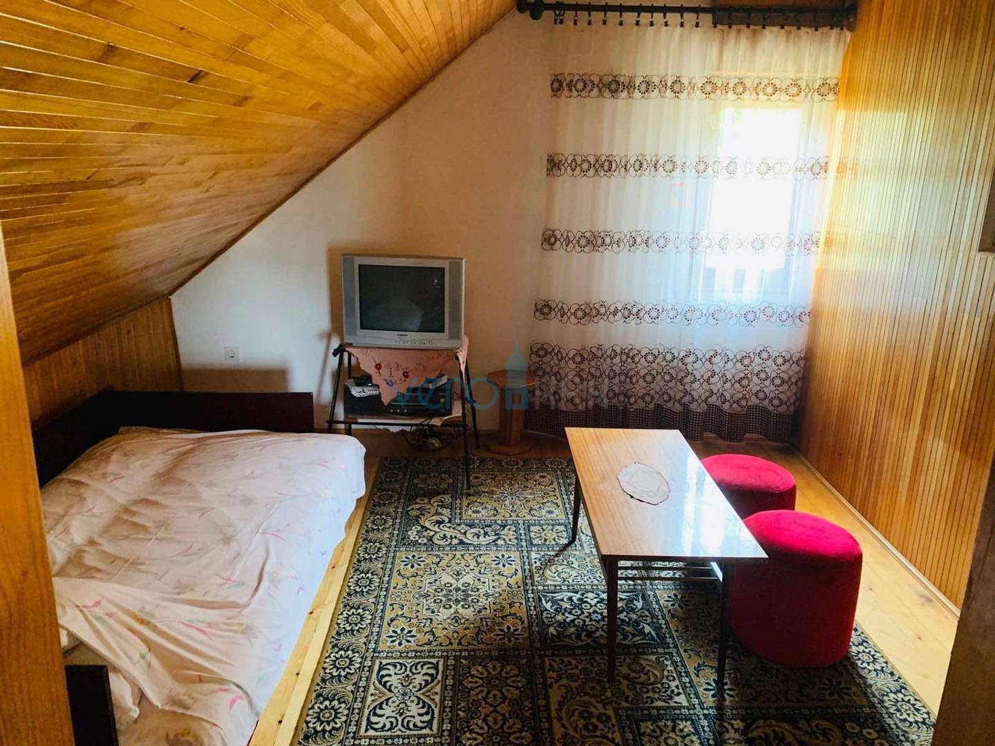 Gorski kotar, Mrkopalj, Samostojeća katnica na zelenoj okućnici, prodaja