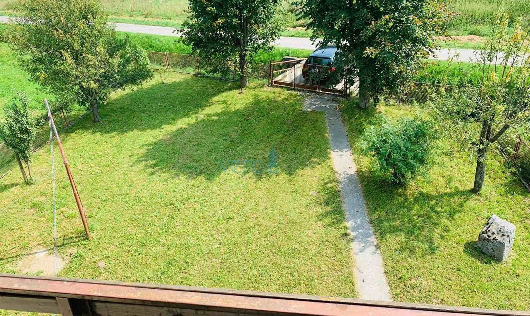 Gorski kotar, Mrkopalj, Samostojeća katnica na zelenoj okućnici, prodaja