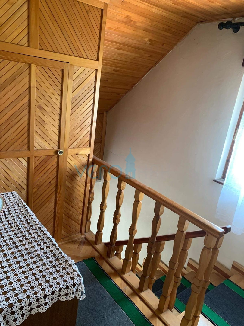 Gorski kotar, Mrkopalj, Samostojeća katnica na zelenoj okućnici, prodaja