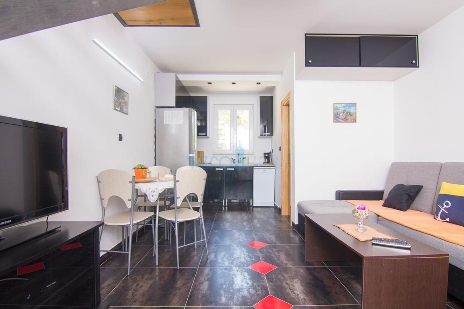 Island of Krk, surroundings, house with two apartments, swimming pool and sea view, for sale