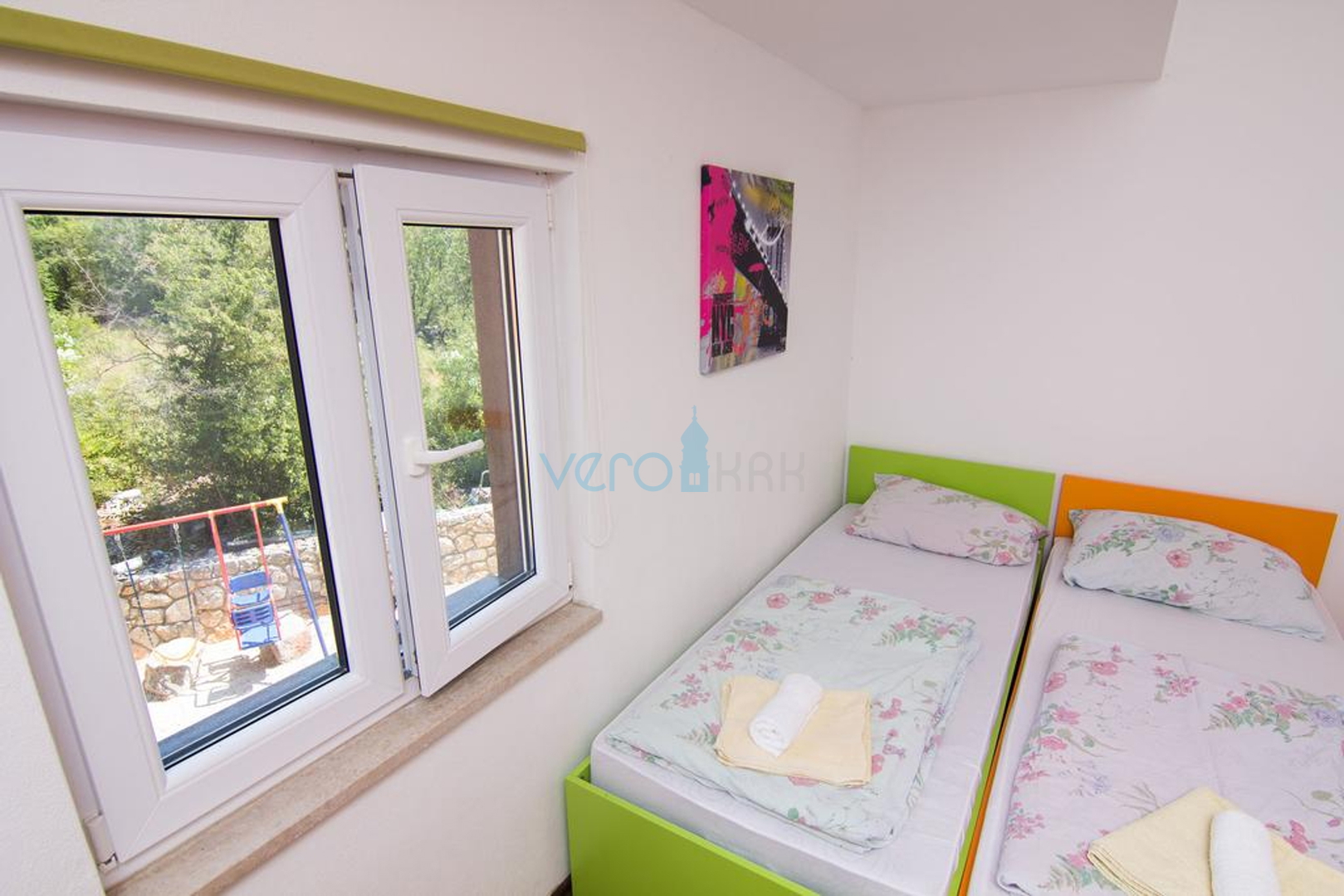 Island of Krk, surroundings, house with two apartments, swimming pool and sea view, for sale