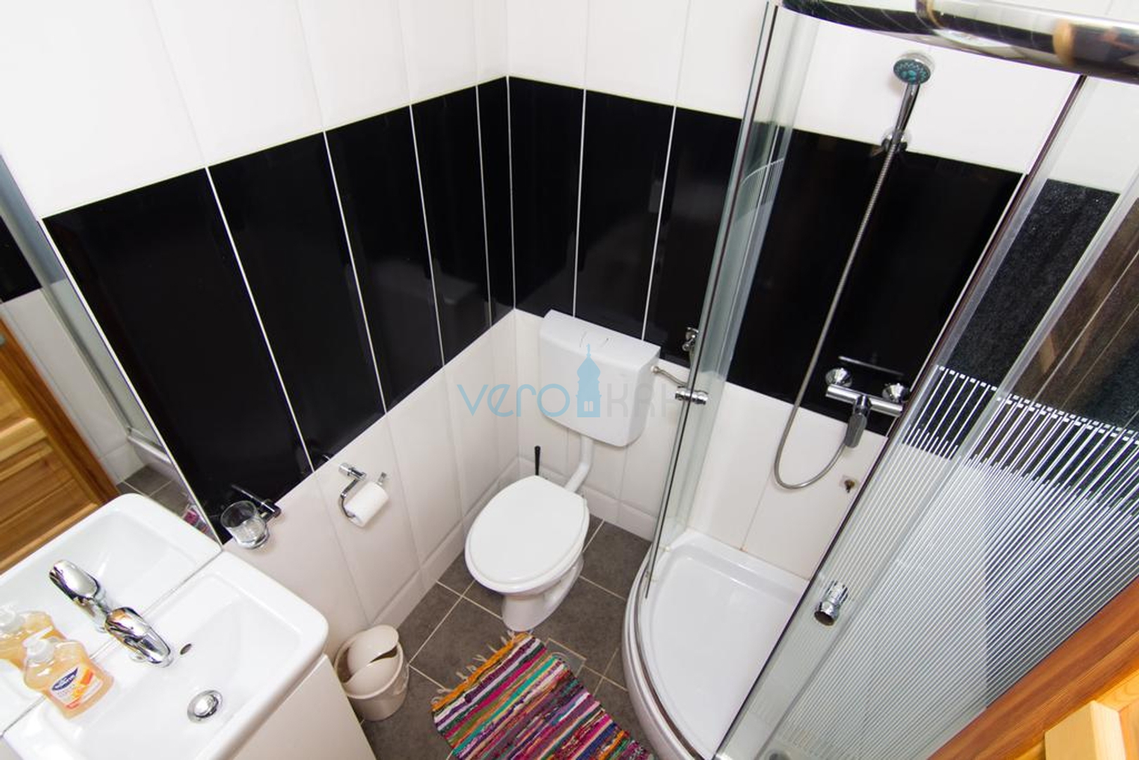 Island of Krk, surroundings, house with two apartments, swimming pool and sea view, for sale