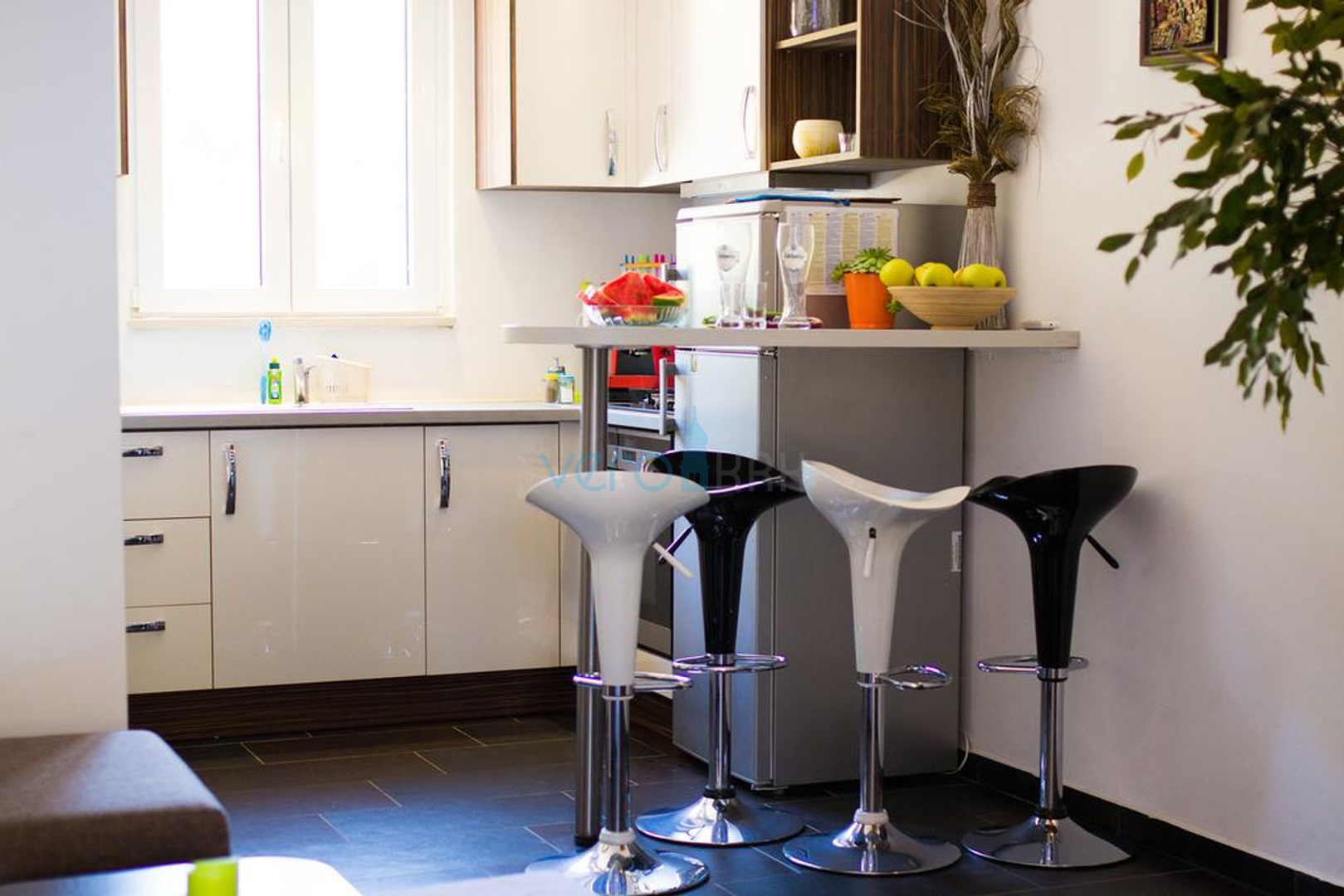 Island of Krk, surroundings, house with two apartments, swimming pool and sea view, for sale