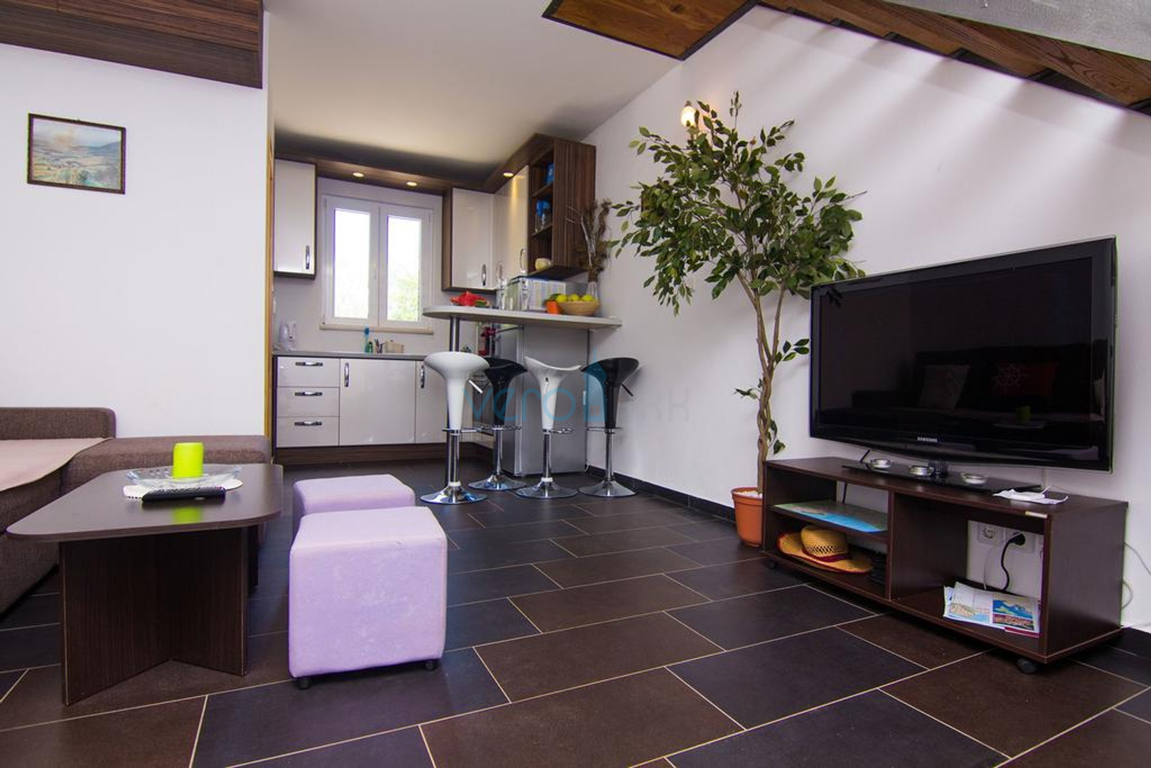 Island of Krk, surroundings, house with two apartments, swimming pool and sea view, for sale