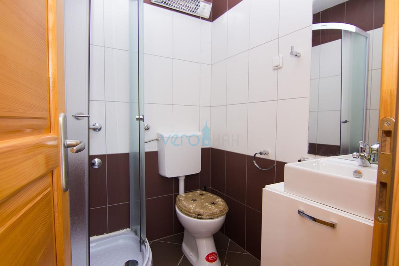 Island of Krk, surroundings, house with two apartments, swimming pool and sea view, for sale