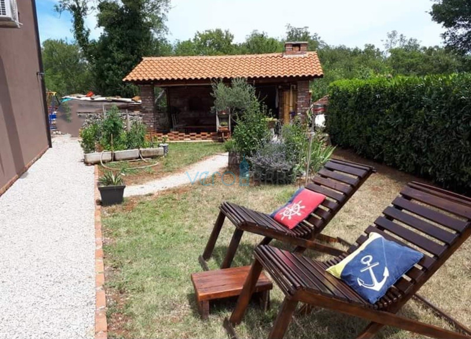 Island of Krk, surroundings, house with two apartments, swimming pool and sea view, for sale