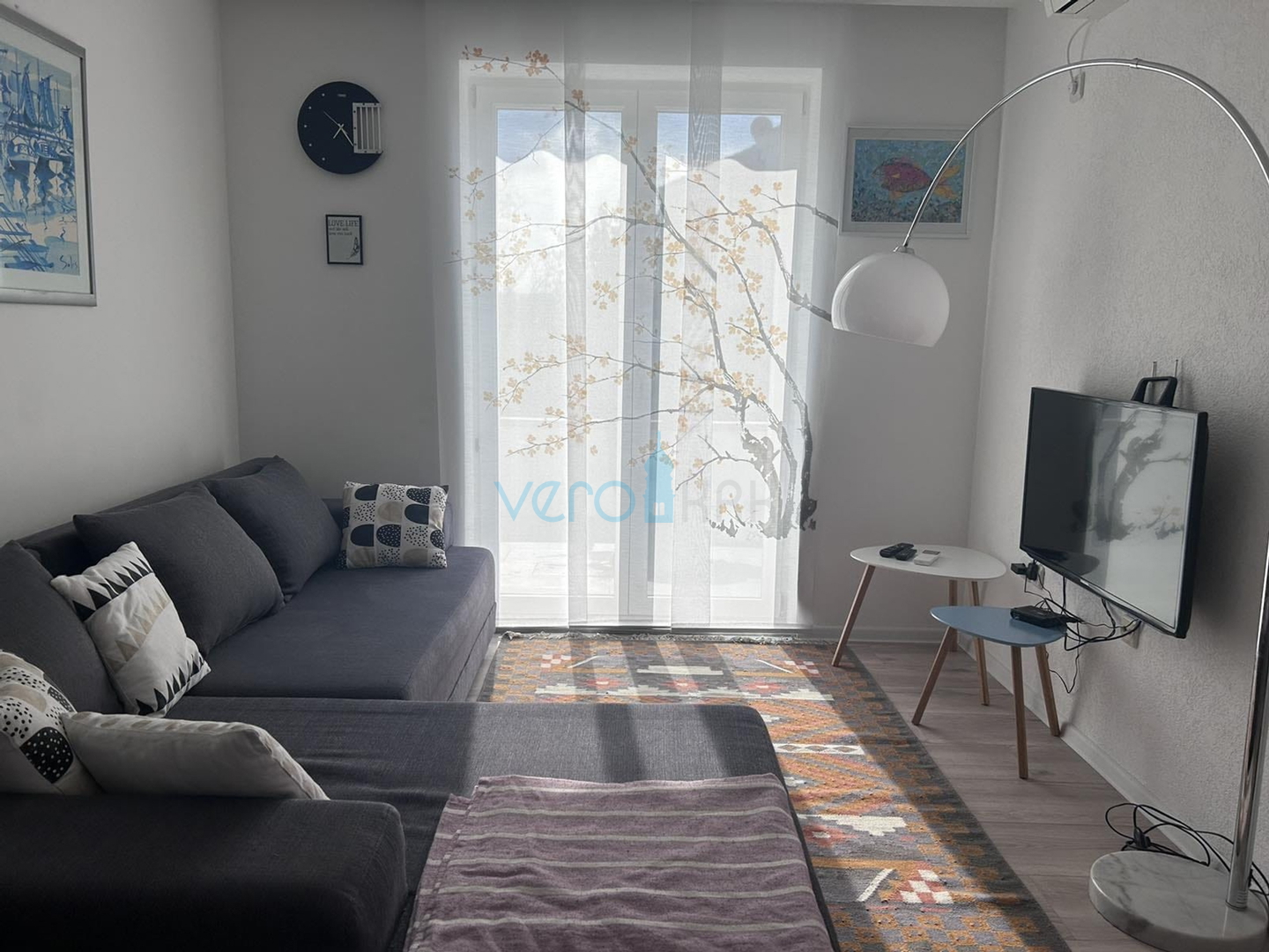 Malinska, otok Krk, prekrasan stan u prizemlju 60 m2, okućnica 40 m2, prodaja