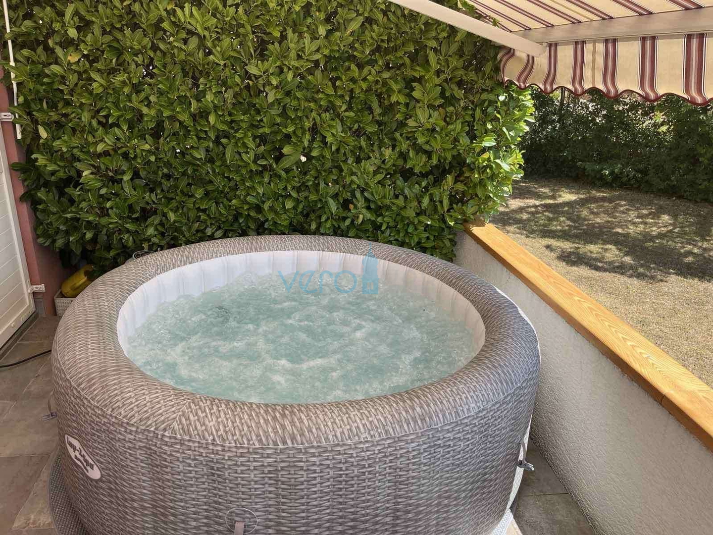 Malinska, otok Krk, prekrasan stan u prizemlju 60 m2, okućnica 40 m2, prodaja