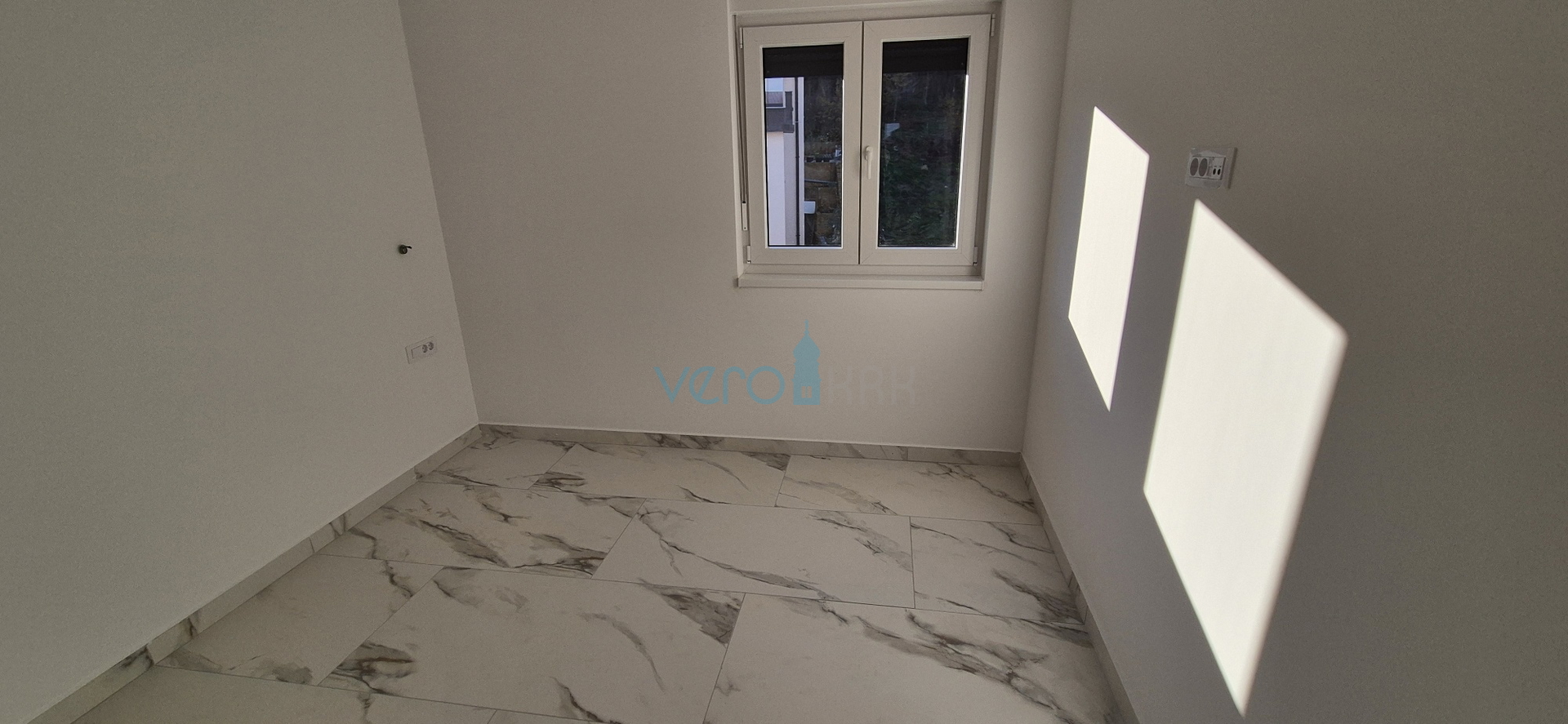 Uvala Soline, Insel Krk, Neubau, Zweizimmerwohnung im 2. Stock, Meerblick, zu verkaufen