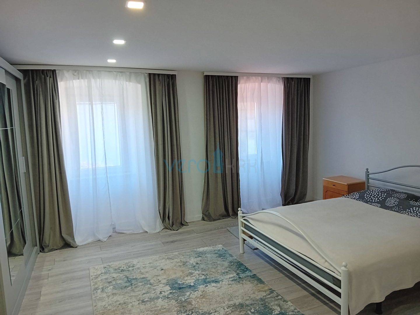 Omisalj, Insel Krk, historisches Zentrum, Steinhaus in einer Reihe mit Garten, verkauf