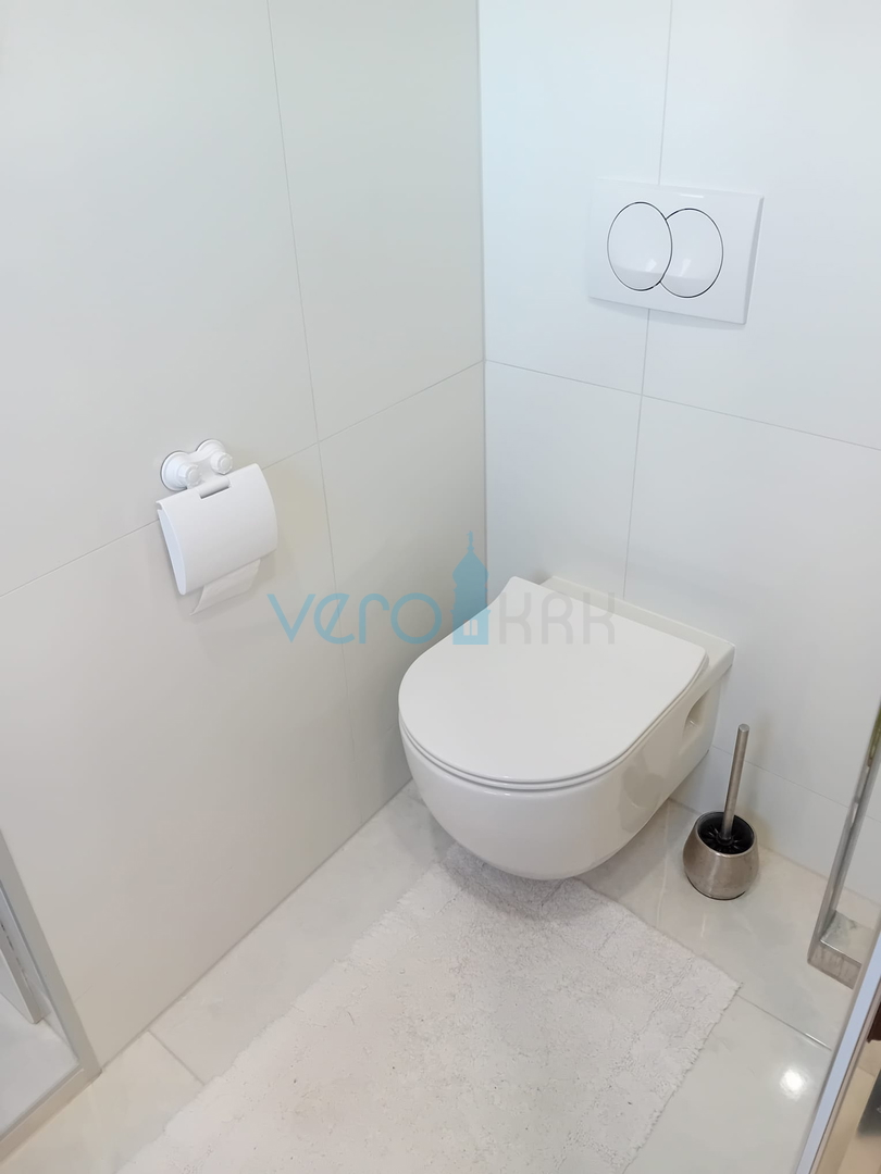 Omisalj, Insel Krk, historisches Zentrum, Steinhaus in einer Reihe mit Garten, verkauf