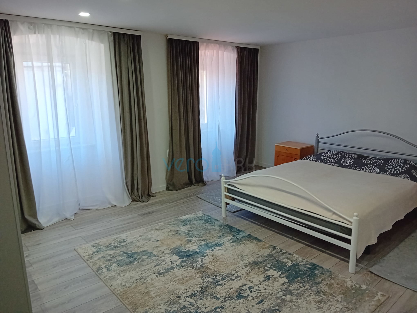 Omisalj, Insel Krk, historisches Zentrum, Steinhaus in einer Reihe mit Garten, verkauf