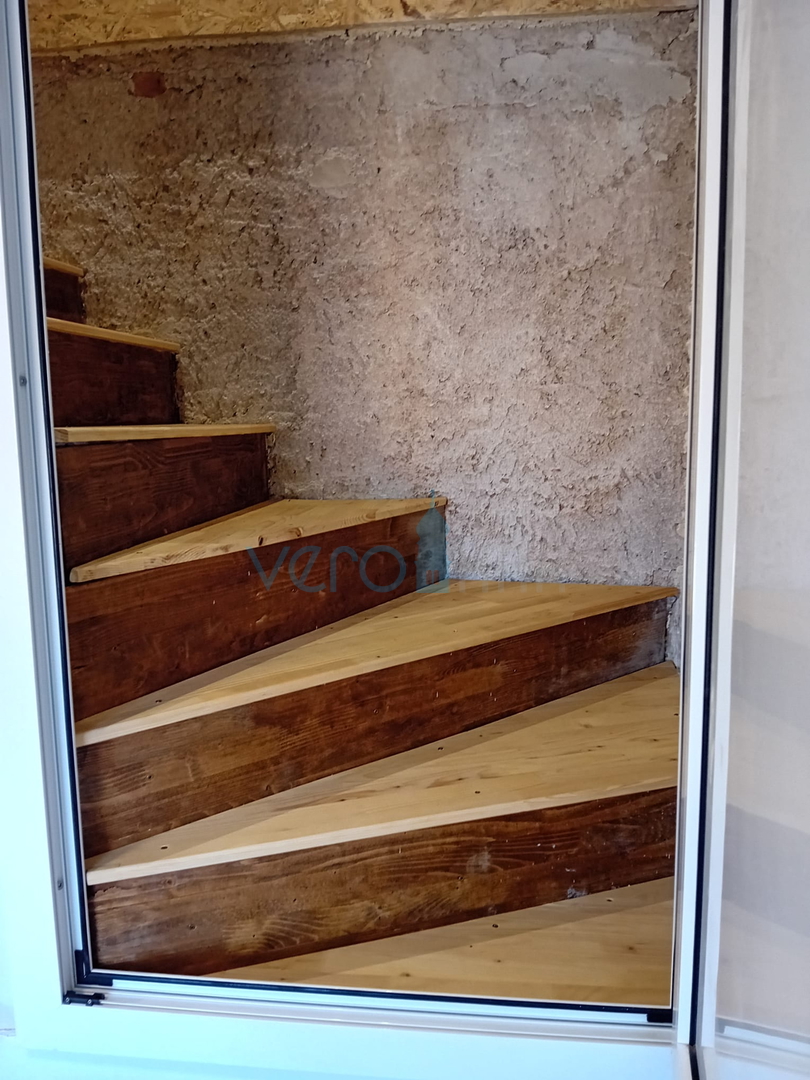 Omisalj, Insel Krk, historisches Zentrum, Steinhaus in einer Reihe mit Garten, verkauf