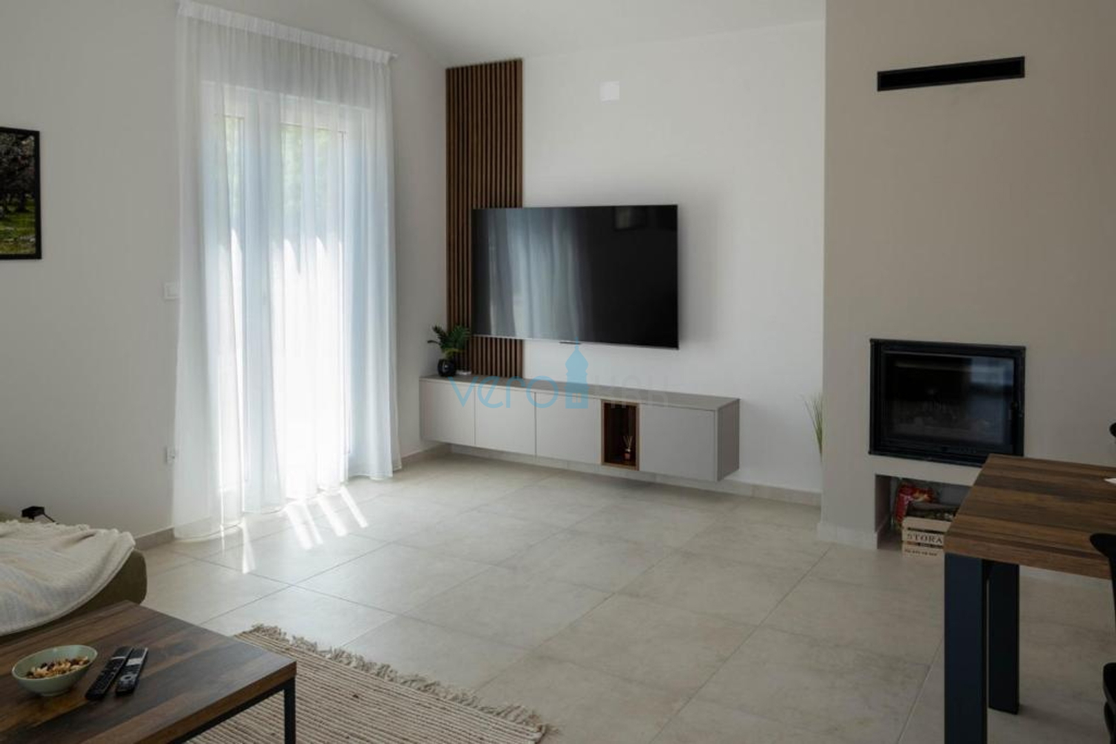 Grad Krk, šira okolica, moderna samostojeća kuća, bazen, okućnica, prodaja