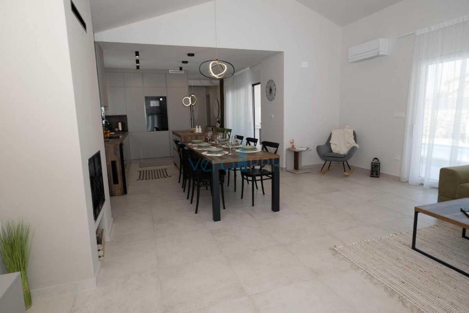 Grad Krk, šira okolica, moderna samostojeća kuća, bazen, okućnica, prodaja