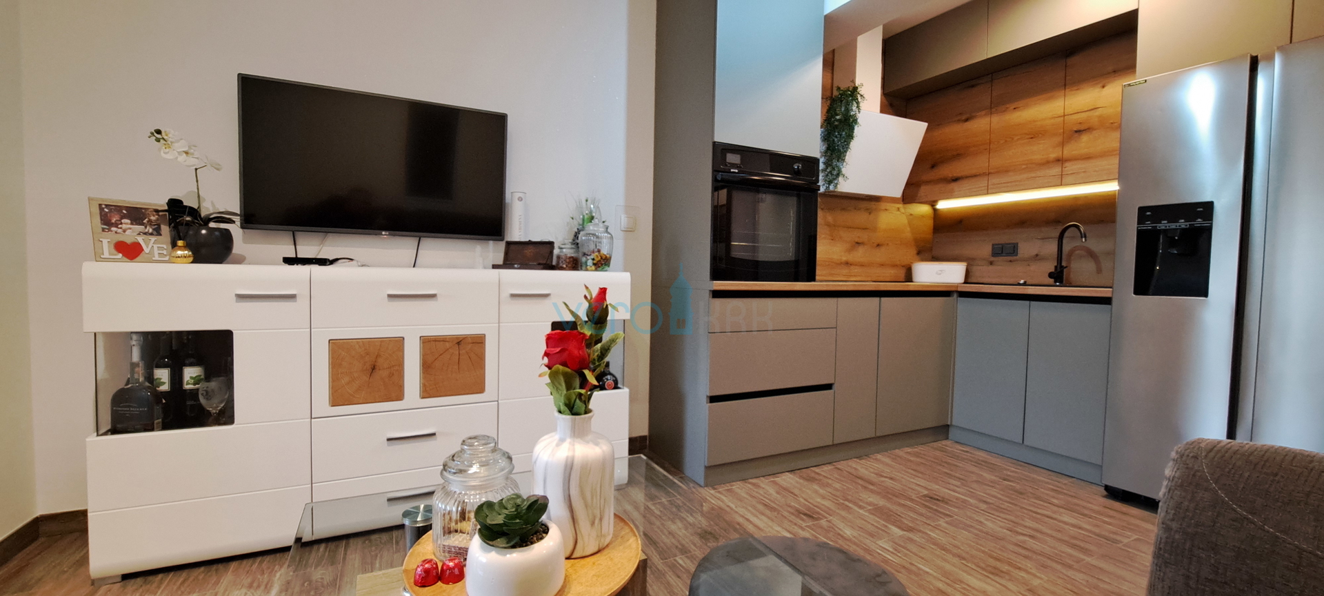 Otok Krk, Malinska, centar,  moderan stan u prizemlju, okućnica, prodaja