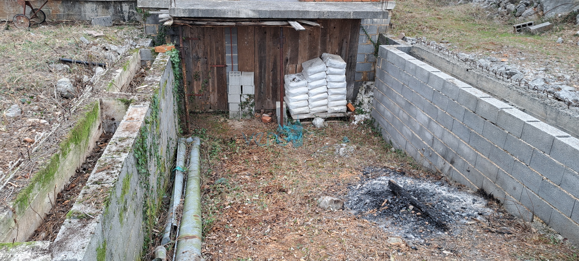 Šilo,okolica,otok Krk,započeta gradnja obiteljske kuće,prodaja