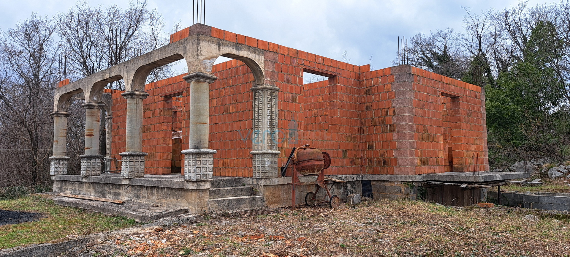 Šilo,okolica,otok Krk,započeta gradnja obiteljske kuće,prodaja