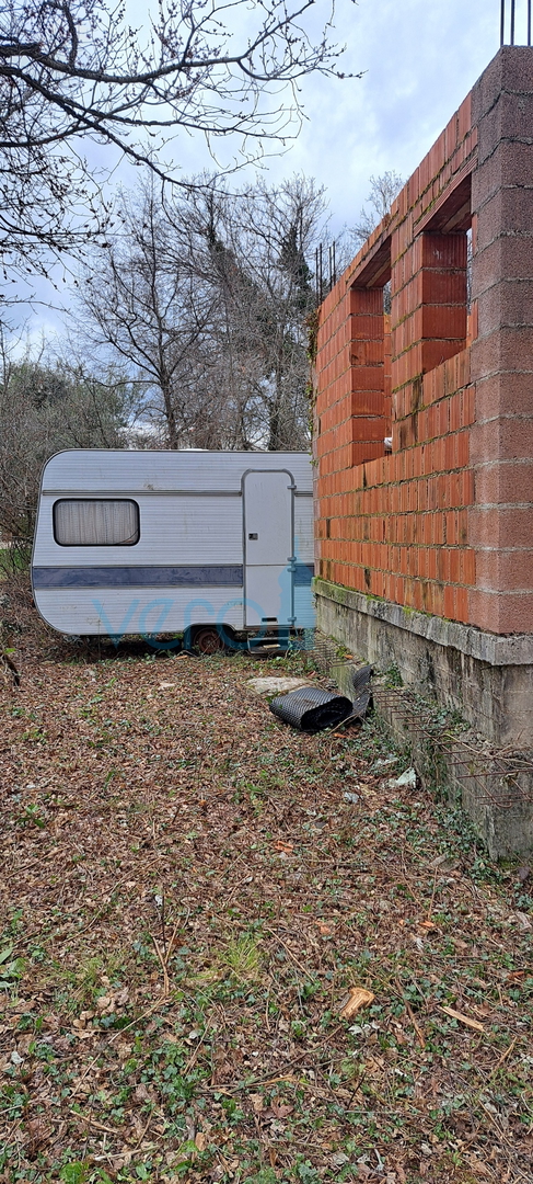 Šilo,okolica,otok Krk,započeta gradnja obiteljske kuće,prodaja